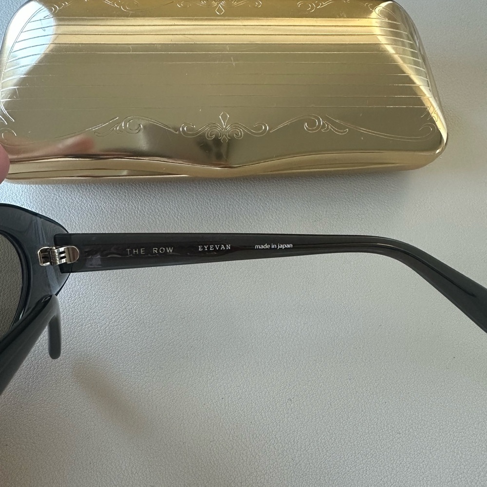 The Row x Eyevan ELLA sunglasses in grey - Picture 5 of 8